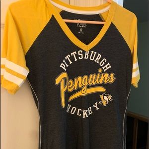 Pittsburgh penguins fan women’s t-shirt